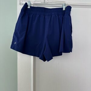 Athleta Weekender 3” High Rise run shorts in PERFECT condition